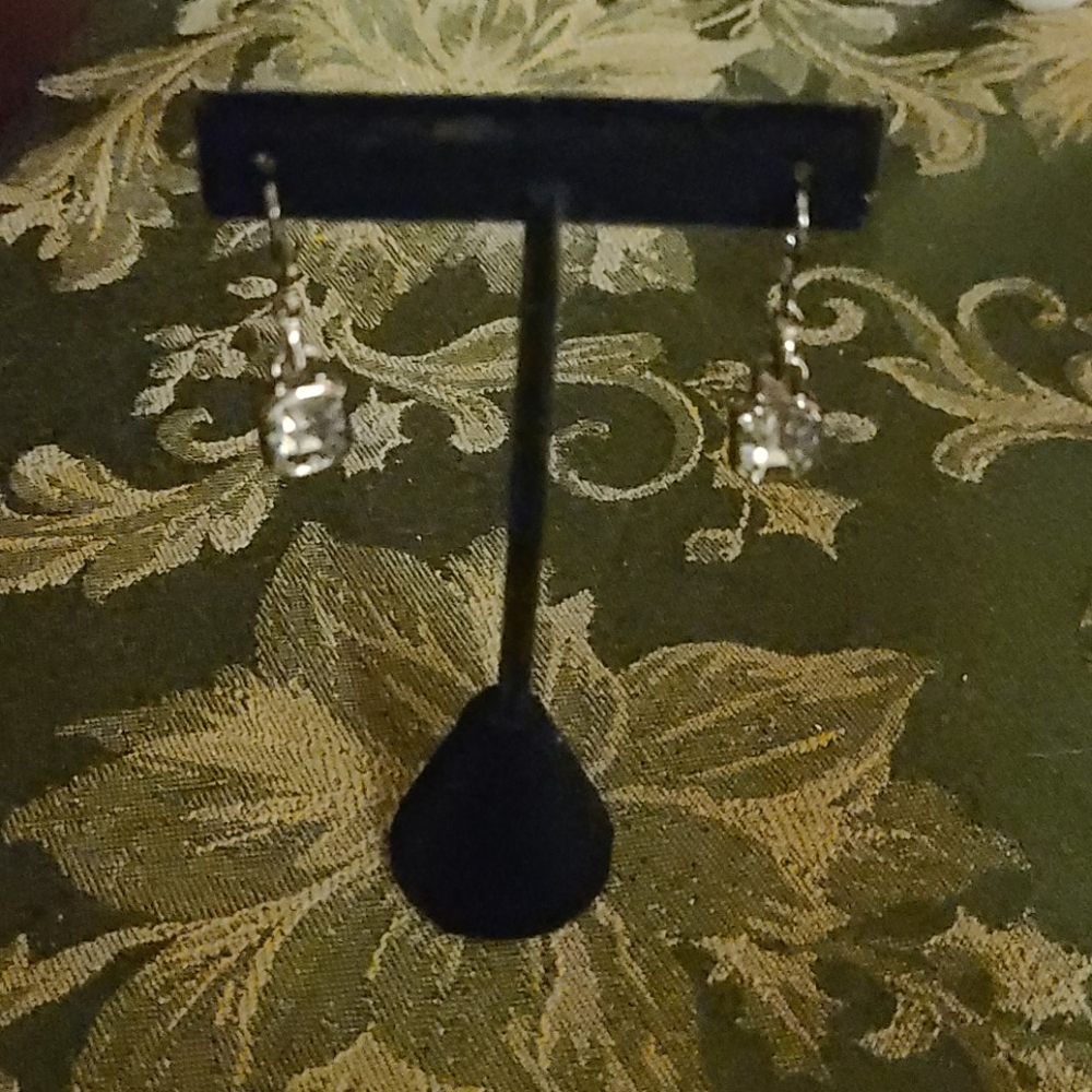 Earrings NWT Simply Vera Vera Wang